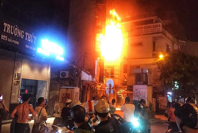 Liên tiếp 2 vụ cháy xảy ra trong ngày tại Thành phố Hà Nội - Ảnh 1.
