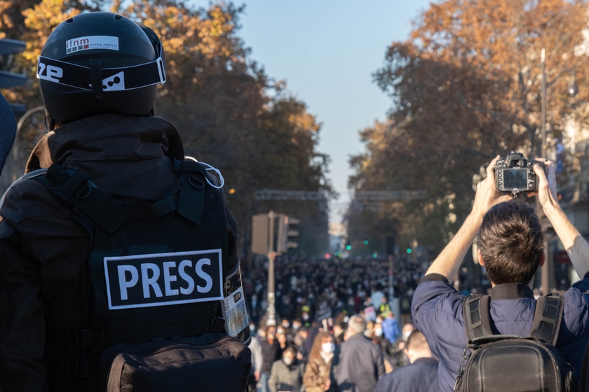 EU thúc đẩy bảo vệ nhà báo và chuyên gia truyền thông - Ảnh 1.