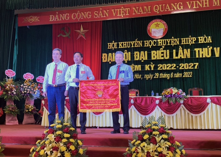 Bắc Giang: Tổ chức Đại hội điểm Hội Khuyến học Hiệp Hòa  - Ảnh 3.