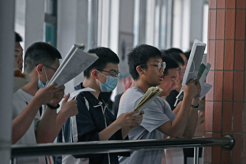 Gần 12 triệu học sinh Trung Quốc chuẩn bị bước vào kỳ thi đại học “khốc liệt” - Ảnh 1.