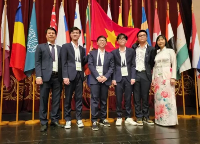 Cả 4 học sinh Việt Nam đều đoạt huy chương Olympic Sinh học Quốc tế - Ảnh 1.
