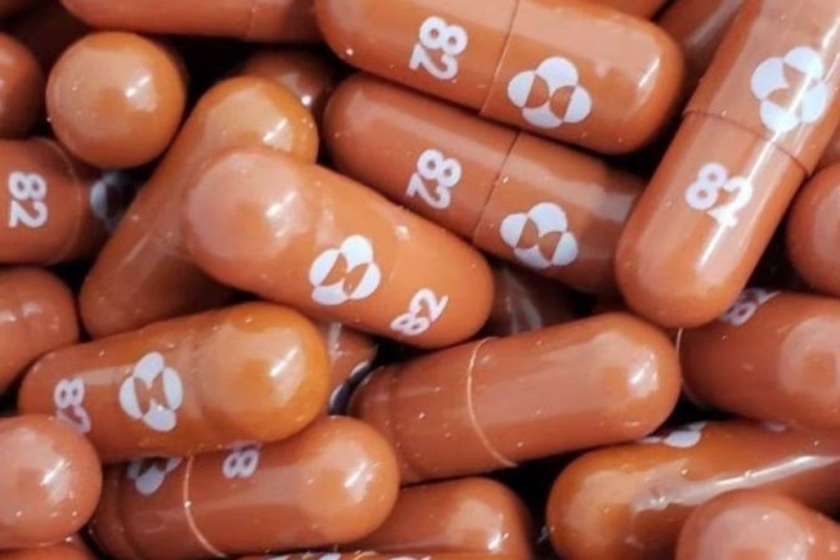 Trung Quốc cấp phép thêm một loại thuốc điều trị COVID-19 - Ảnh 1.