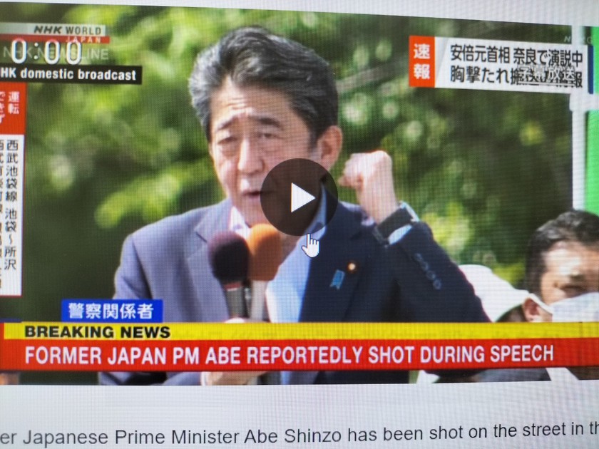 Cựu Thủ tướng Nhật Bản Abe Shinzo hôn mê sau khi bị bắn - Ảnh 1.