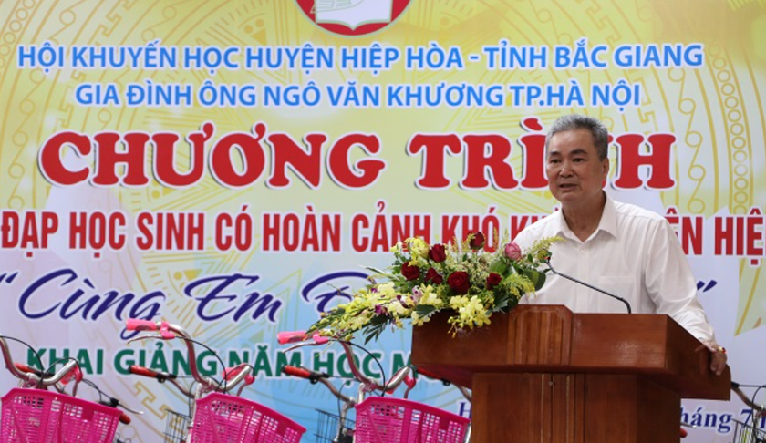 Bắc Giang: Trao tặng 85 xe đạp cho học sinh vượt khó, hiếu học - Ảnh 2.