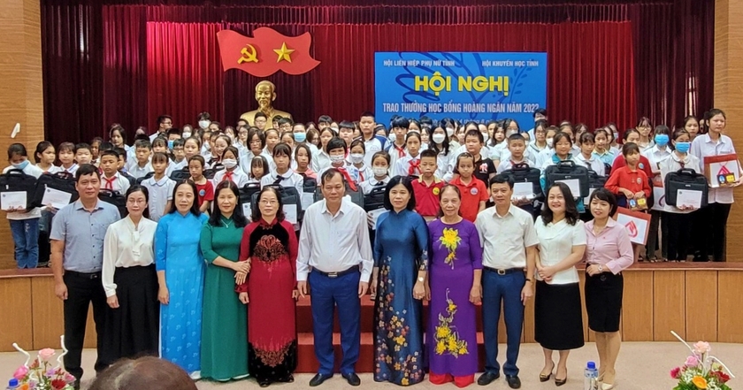 Nam Định: Trao thưởng học bổng Hoàng Ngân năm 2022 - Ảnh 3.