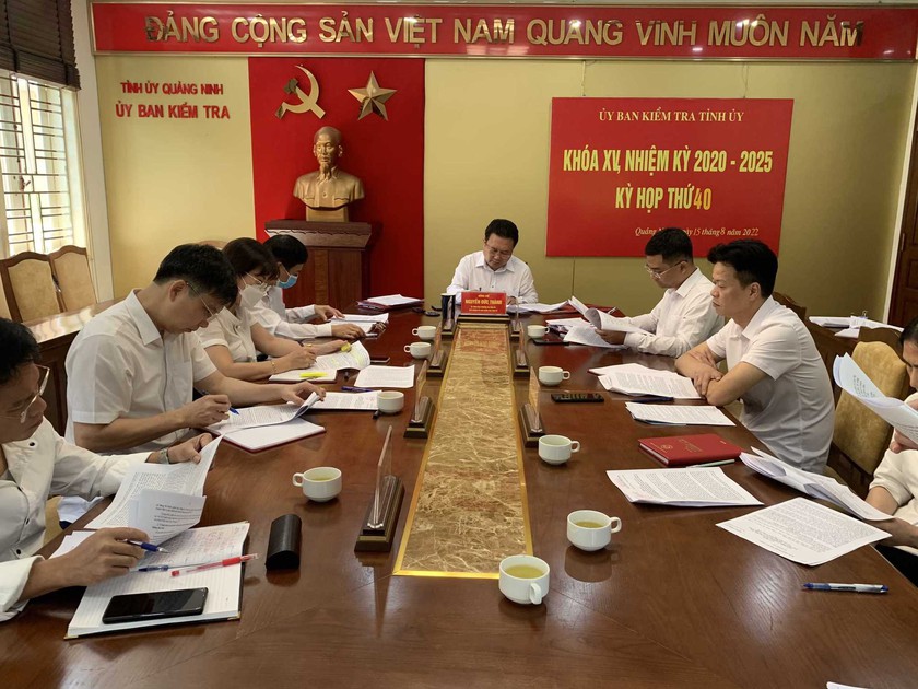 Cảnh cáo cựu giám đốc CDC Quảng Ninh Ninh Văn Chủ - Ảnh 2.