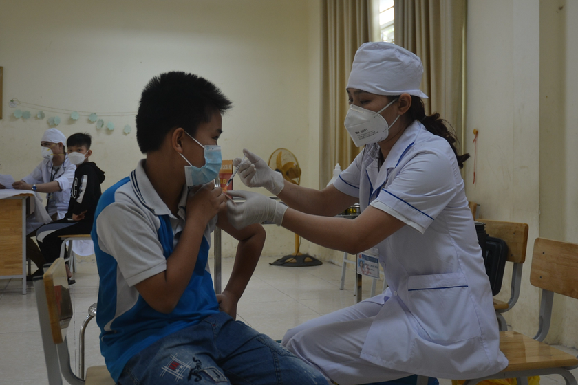Tháng cao điểm tiêm vaccine phòng COVID-19 cho trẻ em: Thành phố Hồ Chí Minh triển khai thêm xe tiêm vaccine lưu động - Ảnh 3.