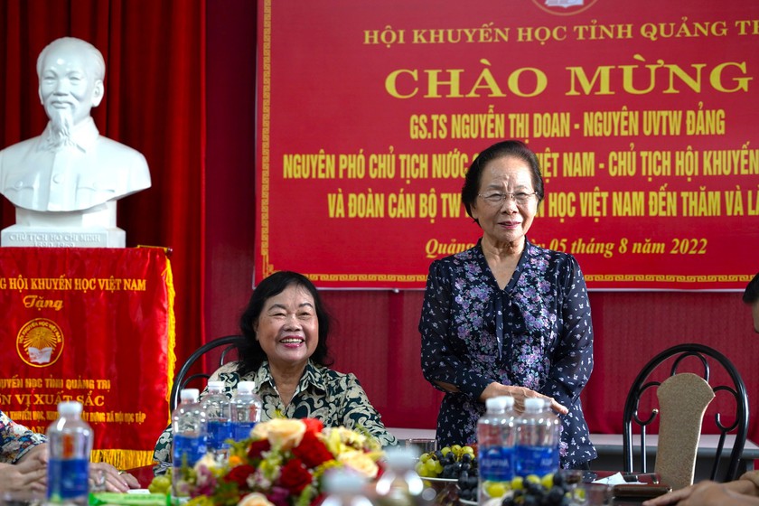 Hội Khuyến học tỉnh Quảng Trị đón nhận học bổng học sinh nghèo vượt khó từ Hội Khuyến học Việt Nam - Ảnh 2.