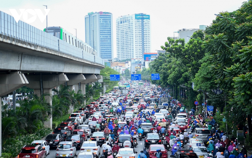 Hà Nội thí điểm phân tách làn xe trên đường Nguyễn Trãi từ ngày 6/8/2022 - Ảnh 1.