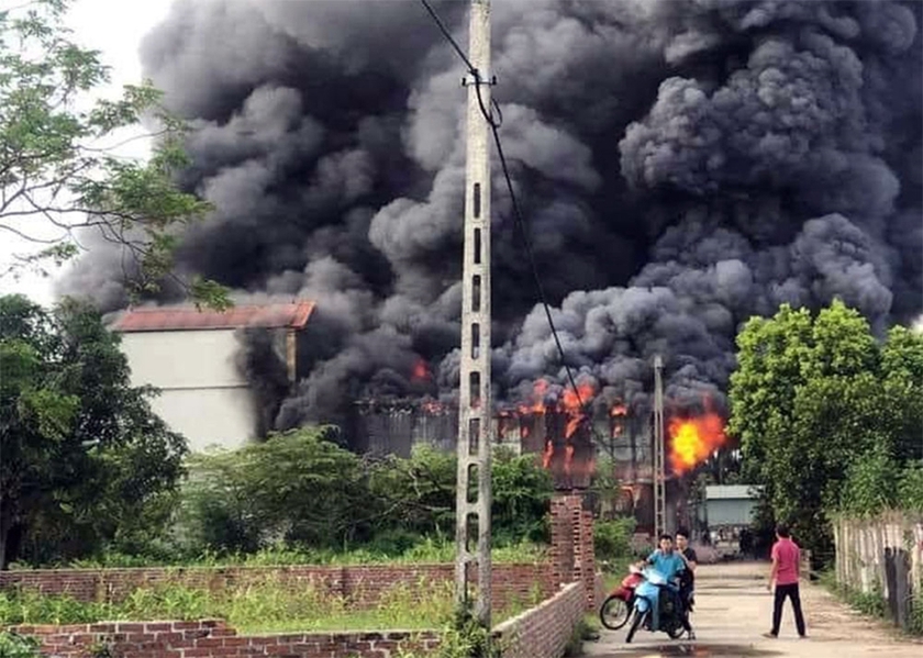 Cháy xưởng chăn đệm ở Thanh Oai, Hà Nội: 3 mẹ con bị bỏng nặng không qua khỏi - Ảnh 2.