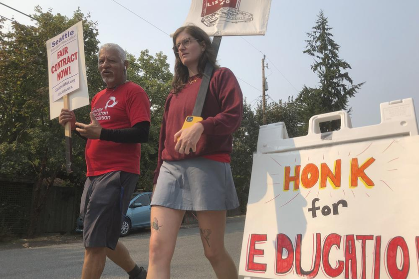 Mỹ: Giáo viên tại Seattle đình công khiến các hoạt động trường học gián đoạn  - Ảnh 1.