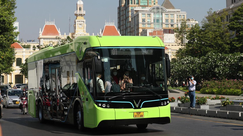 Hà Nội lên kế hoạch chuyển đổi 100% sang xe buýt điện - Ảnh 1.