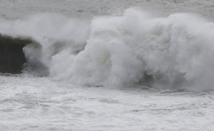 Nhật Bản sơ tán hơn 4 triệu dân trước siêu bão chưa từng thấy Nanmadol - Ảnh 2.