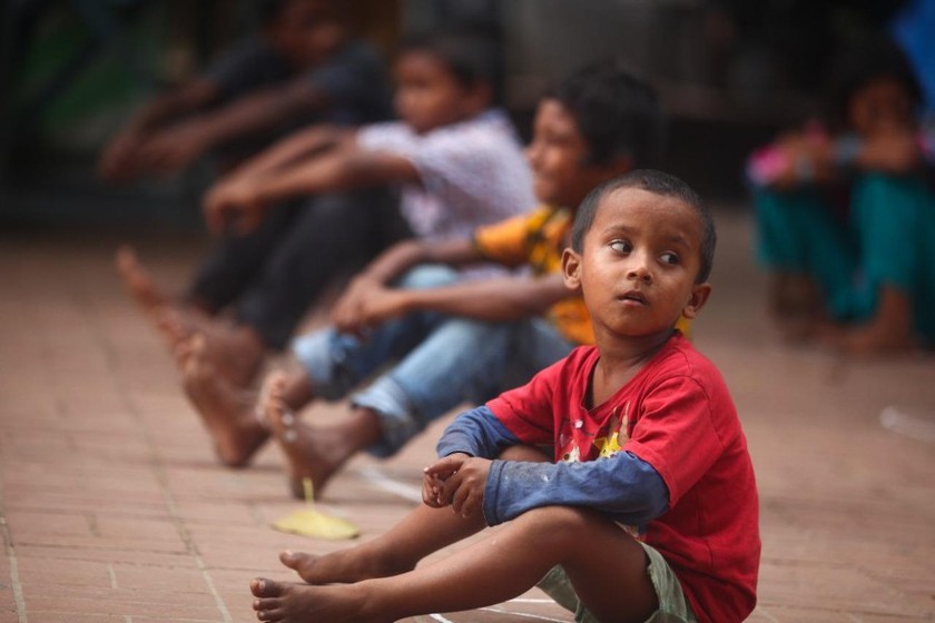 Bangladesh tăng gấp 3 lần số nhân viên xã hội để bảo vệ trẻ em - Ảnh 2.