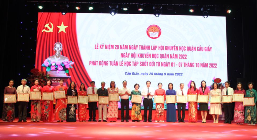 Hội Khuyến học quận Cầu Giấy, Hà Nội kỷ niệm 20 năm thành lập - Ảnh 3.