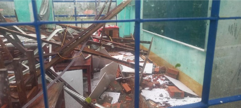 Nhiều trường học ở Quảng Nam thiệt hại nặng nề do bão Noru gây ra - Ảnh 5.