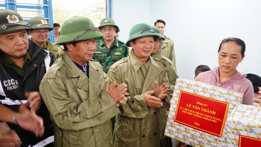 Phó Thủ tướng Lê Văn Thành: Nhanh chóng thống kê thiệt hại do bão số 4 để có biện pháp hỗ trợ kịp thời - Ảnh 1.