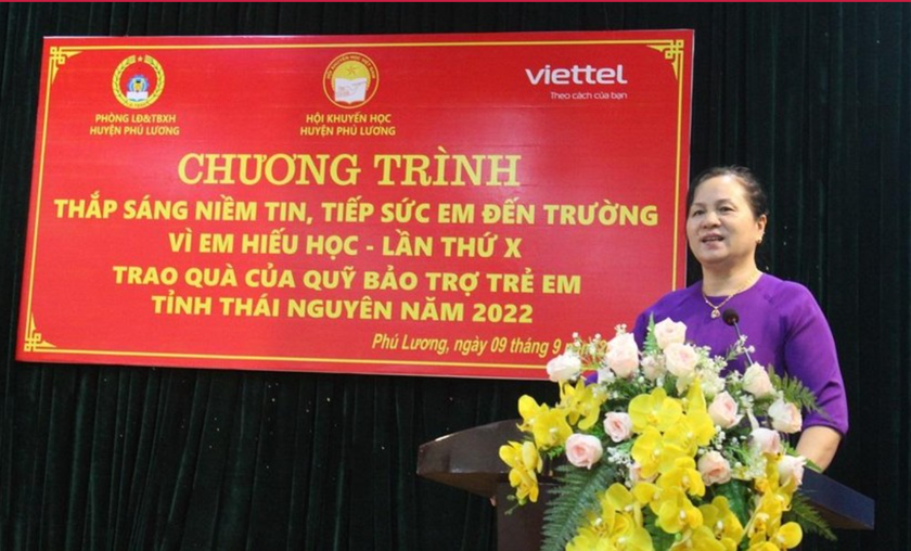 Hội Khuyến học huyện Phú Lương (Thái Nguyên) trao 116 suất học bổng cho học sinh hoàn cảnh khó khăn - Ảnh 2.