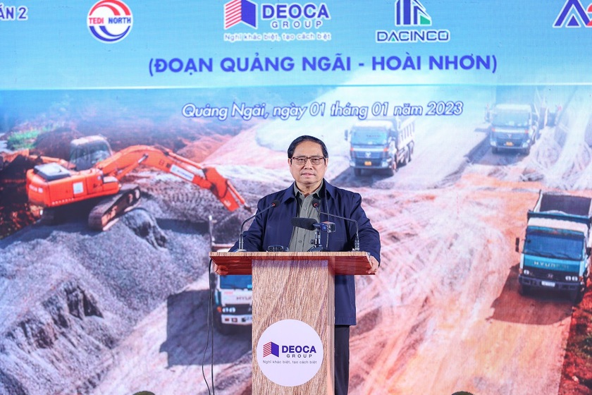 Năm mới: Việt Nam khởi công 12 dự án giao thông mới - Ảnh 1.