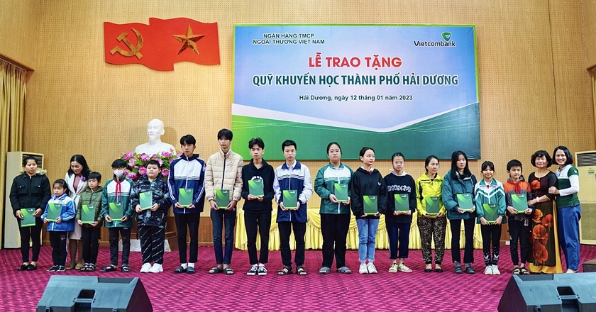 Quỹ Khuyến học thành phố Hải Dương tiếp nhận 300 triệu đồng - Ảnh 3.