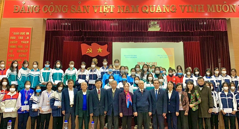 Trao học bổng Quỹ Châu Á tặng 70 nữ sinh Nam Định - Ảnh 2.