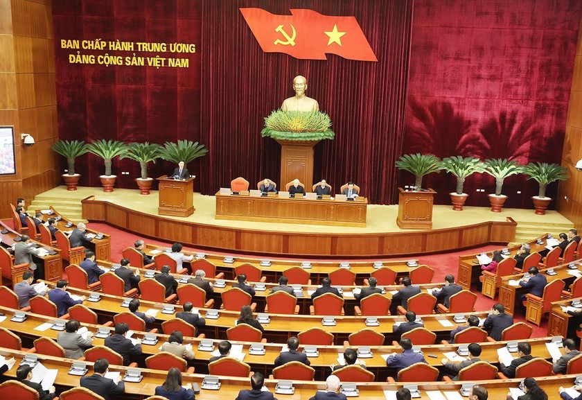 Ban chấp hành Trung ương Đảng đồng ý để đồng chí Nguyễn Xuân Phúc thôi các chức vụ - Ảnh 1.