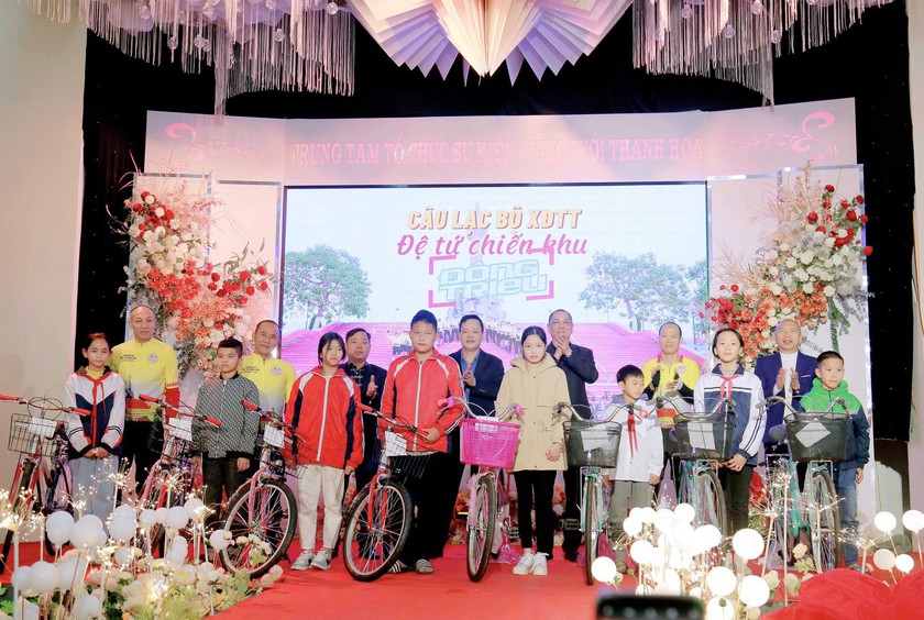 Quảng Ninh: 350 vận động viên đạp xe diễu hành quảng bá du lịch Đông Triều - Ảnh 3.