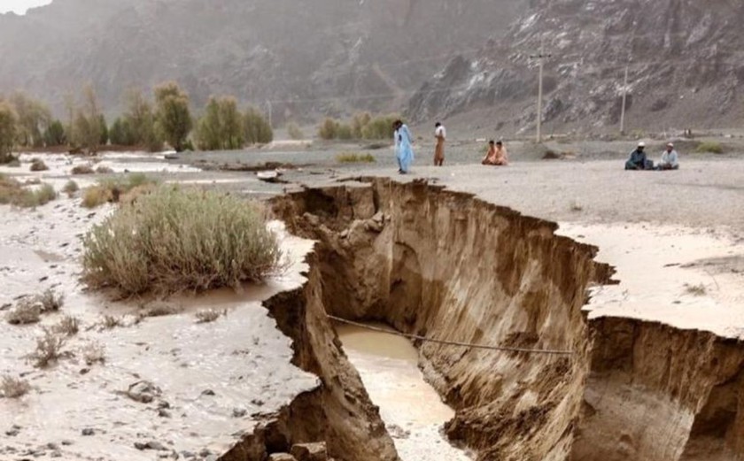 Pakistan: Thảm họa lũ lụt năm 2022 có thể khiến 14,6 triệu người nghèo đói - Ảnh 1.