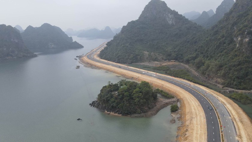 Quảng Ninh: Hoàn thành đường bao biển trước Tết Nguyên Đán - Ảnh 1.