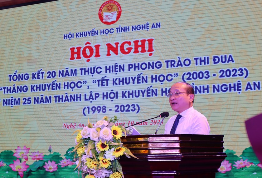 Hội Khuyến học tỉnh Nghệ An nhận Cờ thi đua xuất sắc của Trung ương Hội Khuyến học Việt Nam - Ảnh 2.