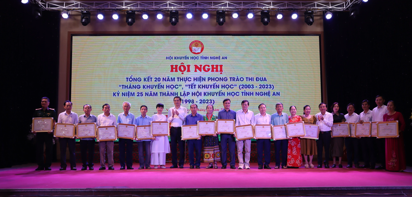 Hội Khuyến học tỉnh Nghệ An nhận Cờ thi đua xuất sắc của Trung ương Hội Khuyến học Việt Nam - Ảnh 5.
