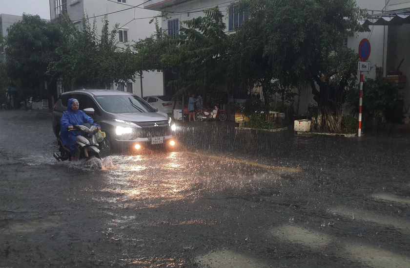 Thiệt hại do mưa lũ tại các tỉnh miền Trung - Ảnh 3.