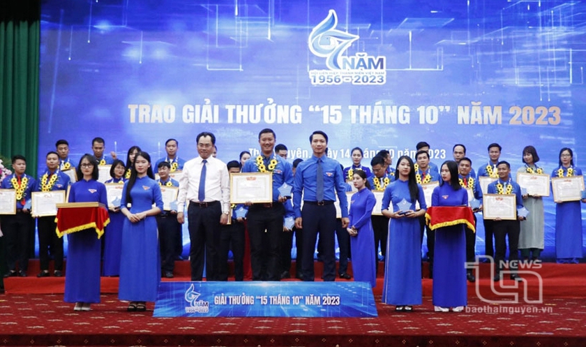 Giải thưởng &quot;15 tháng 10&quot;: Vinh danh 82 cán bộ Hội Liên hiệp thanh niên Việt Nam xuất sắc - Ảnh 1.