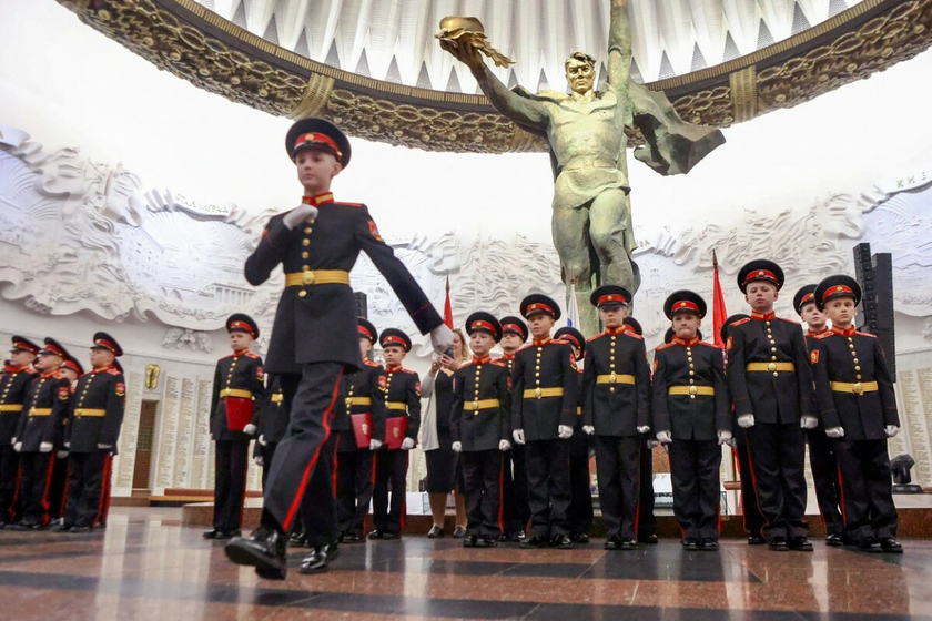 Đào tạo &quot;quân nhân yêu nước&quot; trong các trường học ở Nga - Ảnh 4.