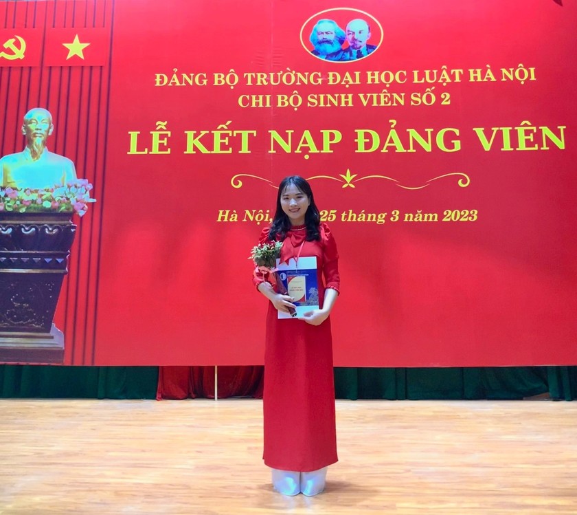 Thủ khoa Trường Đại học Luật Hà Nội Ngô Quỳnh Liên: Nỗ lực học để đòi lại công bằng cho người nghèo - Ảnh 4.