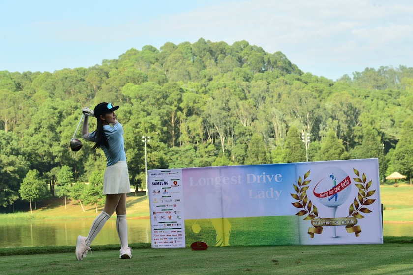 Giải Golf &quot;Vì trẻ em Việt Nam&quot; lần thứ 16 trao 300 triệu đồng cho Quỹ Khuyến học - Ảnh 3.