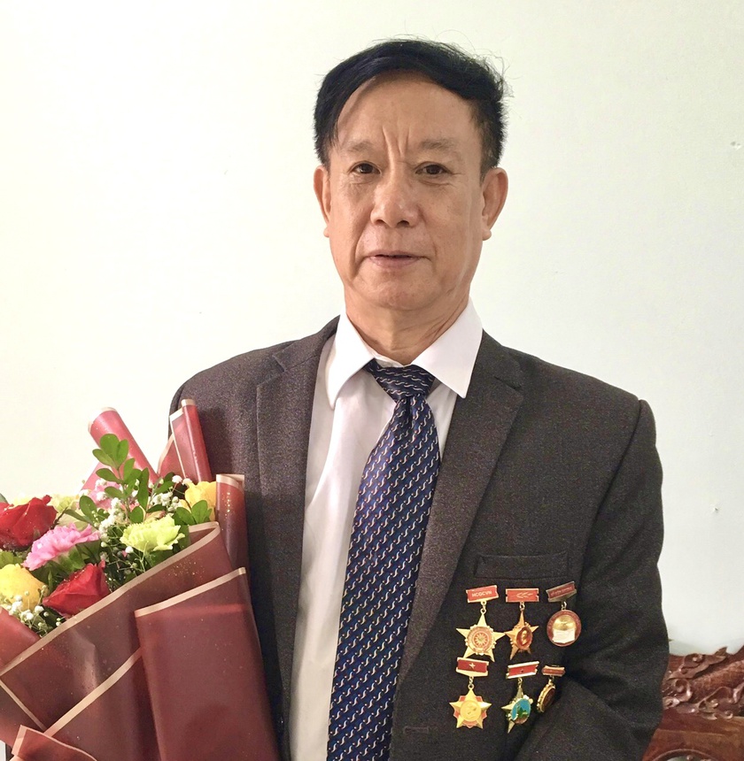 Nhà giáo Bùi Quang Tuyển: Cả đời vì sự học ở vùng đất nghèo - Ảnh 2.