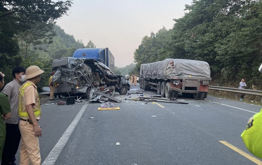 Vụ tai nạn giao thông tại Lạng Sơn: Khởi tố vụ án hình sự, kiểm tra doanh nghiệp có xe gây tai nạn - Ảnh 2.