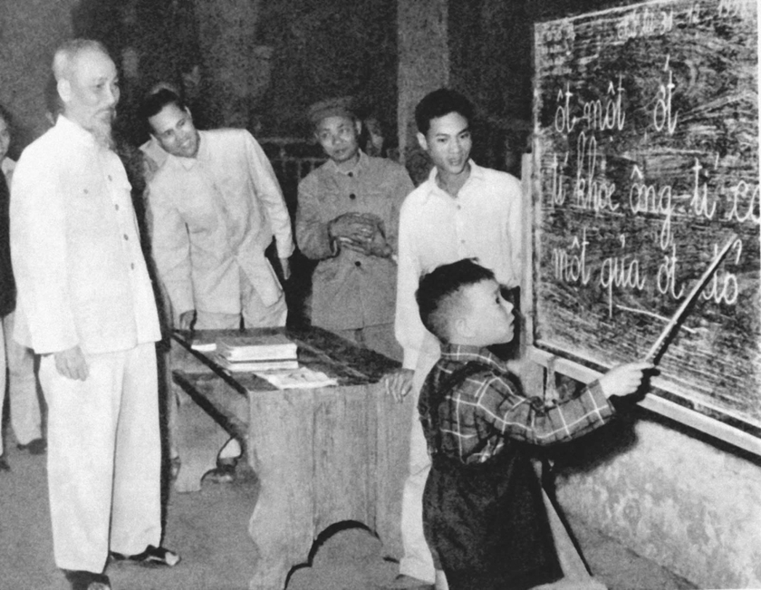 Chủ tịch Hồ Chí Minh – Thầy giáo vĩ đại của dân tộc Việt Nam- Ảnh 2.