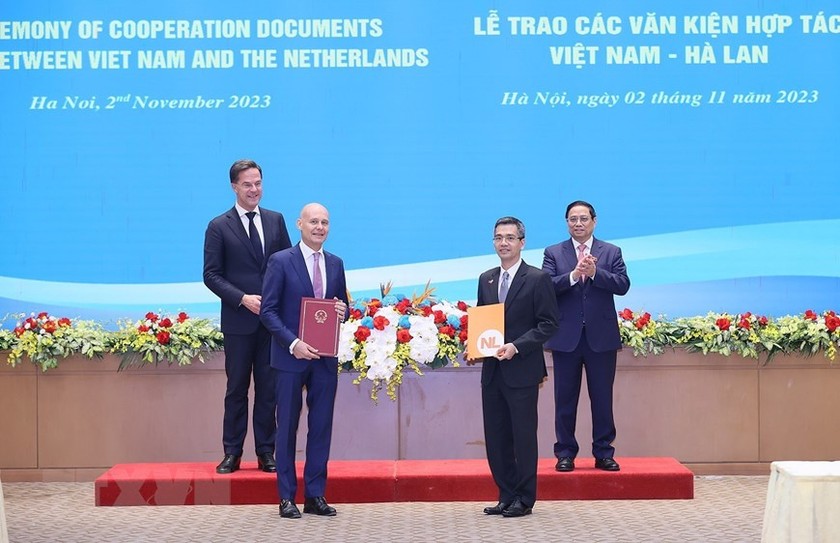 Thủ tướng Việt Nam, Hà Lan chứng kiến lễ ký các văn kiện hợp tác, cùng đạp xe dạo phố Hà Nội - Ảnh 5.