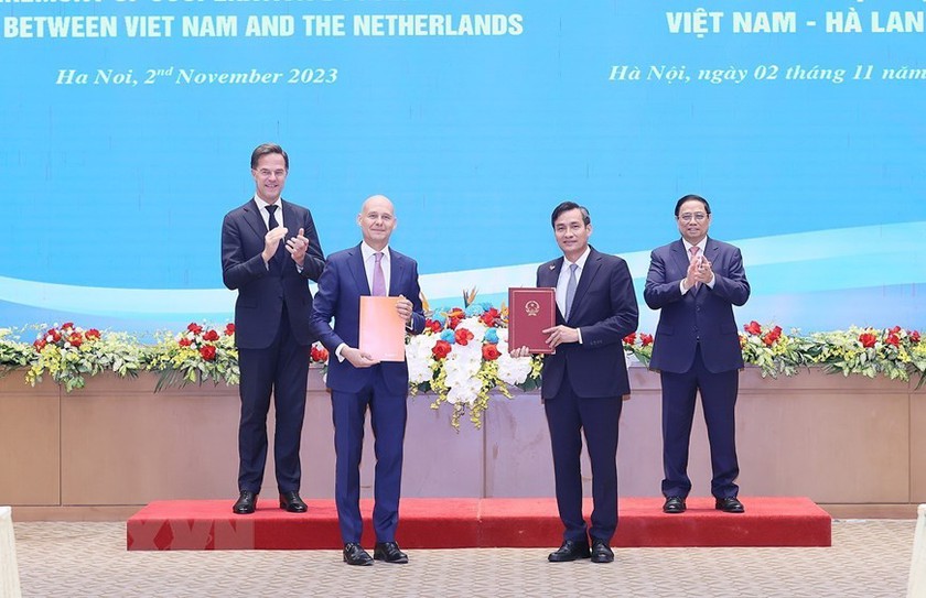 Thủ tướng Việt Nam, Hà Lan chứng kiến lễ ký các văn kiện hợp tác, cùng đạp xe dạo phố Hà Nội - Ảnh 7.