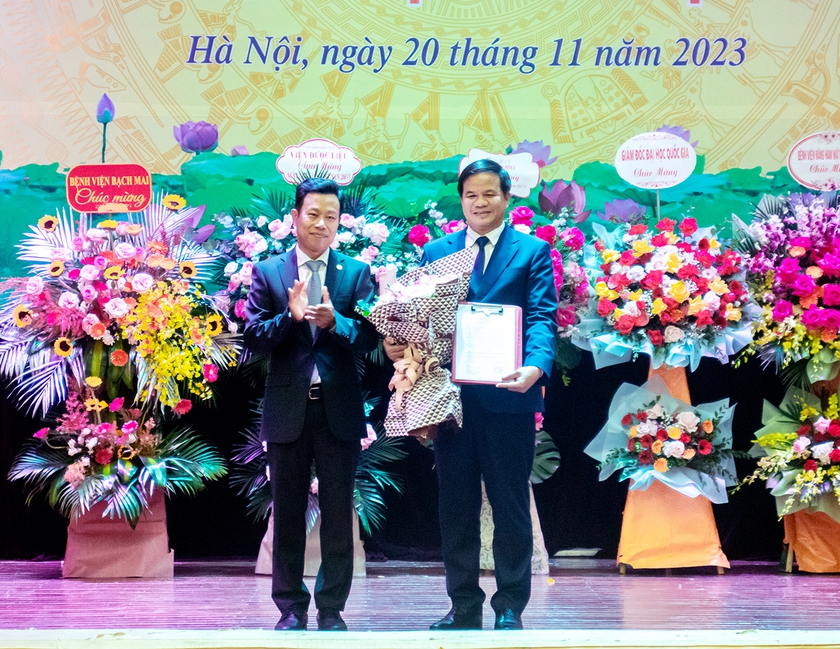 Giám đốc Bệnh viện Bạch Mai kiêm nhiệm Phó Hiệu trưởng Trường Đại học Y Dược- Ảnh 1.