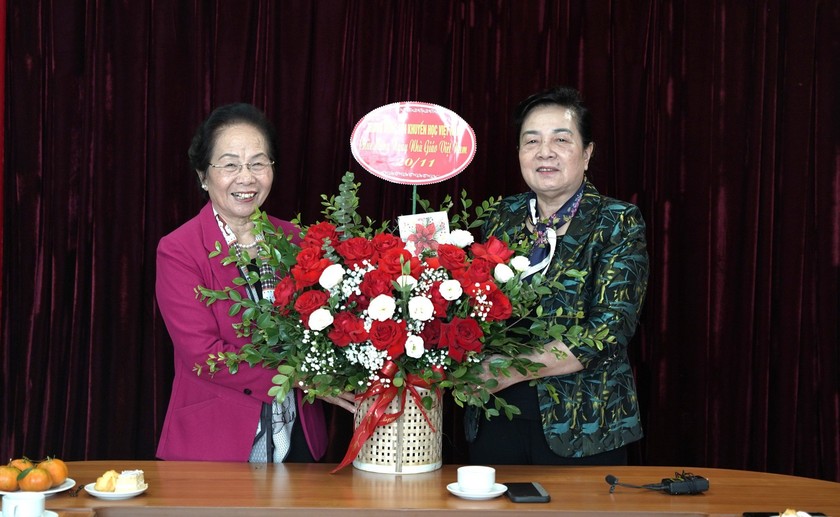 Trung ương Hội Khuyến học Việt Nam gặp mặt chúc mừng Ngày Nhà giáo Việt Nam- Ảnh 2.