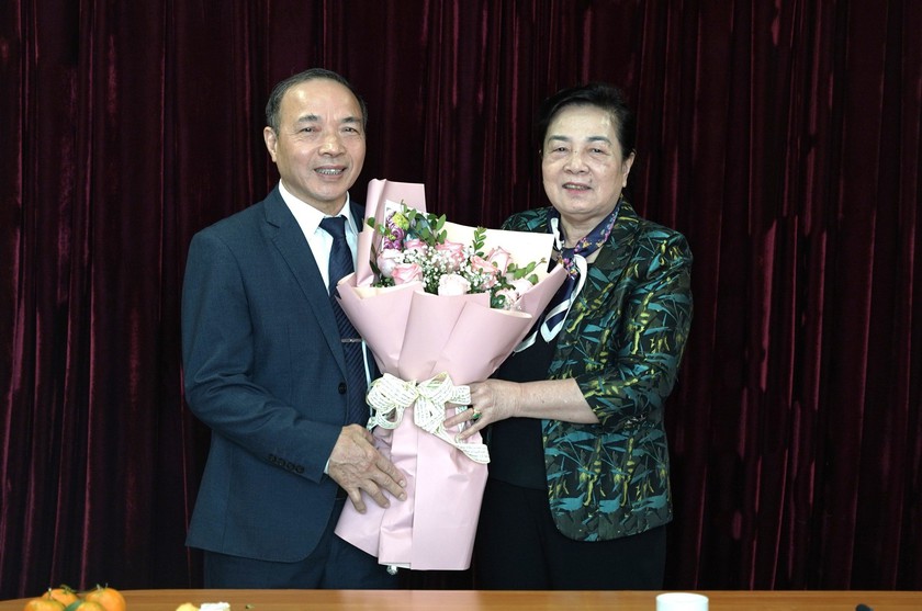 Trung ương Hội Khuyến học Việt Nam gặp mặt chúc mừng Ngày Nhà giáo Việt Nam- Ảnh 6.