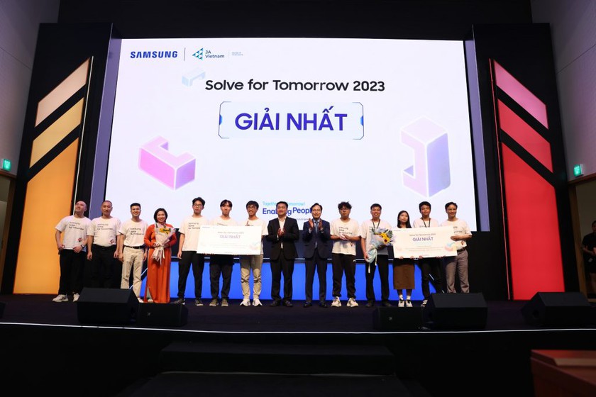 Trao 2 giải nhất cuộc thi tìm kiếm nhân tài công nghệ Solve for Tomorrow 2023- Ảnh 2.