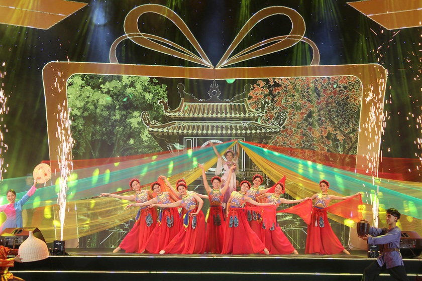 Khai mạc Lễ hội Quà tặng du lịch Hà Nội 2023: “Hà Nội - đến để yêu” - Ảnh 3.