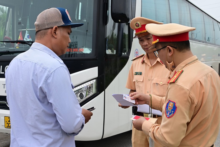 Hải Phòng: Tai nạn giao thông có chiều hướng gia tăng, Chủ tịch thành phố chỉ đạo khẩn - Ảnh 2.