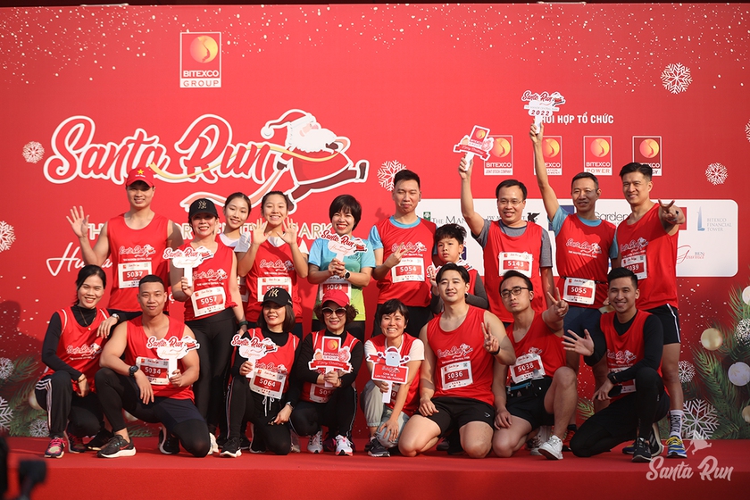 "Sải bước y&ecirc;u thương" c&ugrave;ng Santa Run để thắp s&aacute;ng hy vọng cho trẻ em kh&oacute; khăn- Ảnh 2.