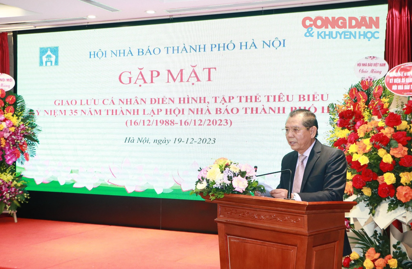 Hội Nhà báo thành phố Hà Nội gặp mặt các cá nhân điển hình, tập thể tiêu biểu nhân kỷ niệm 35 năm thành lập- Ảnh 2.