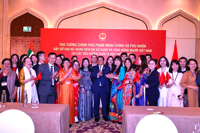 Thủ tướng đề nghị cộng đồng người Việt Nam tại UAE duy trì ngôn ngữ tiếng Việt- Ảnh 1.